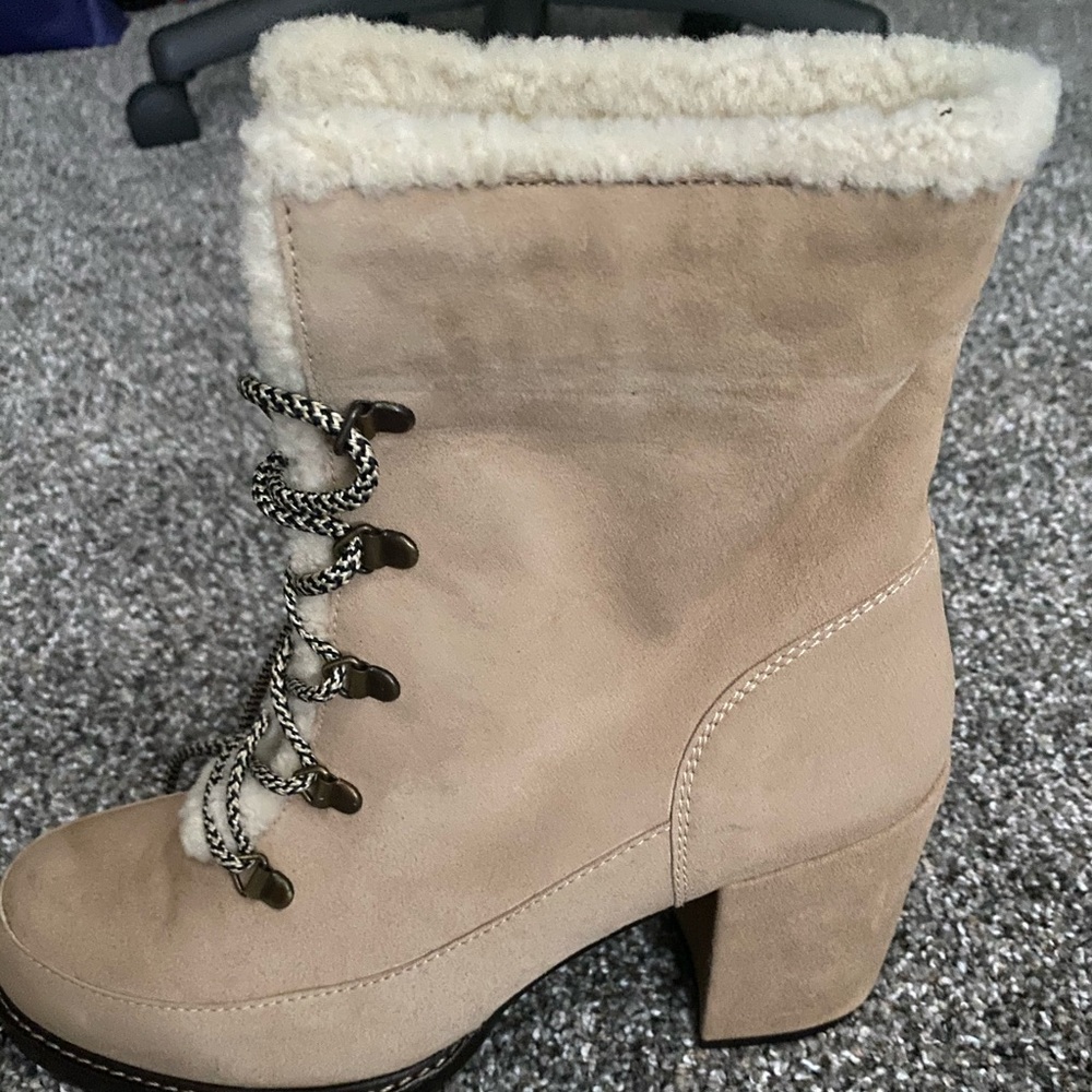 Stuart Weitzman Yukon